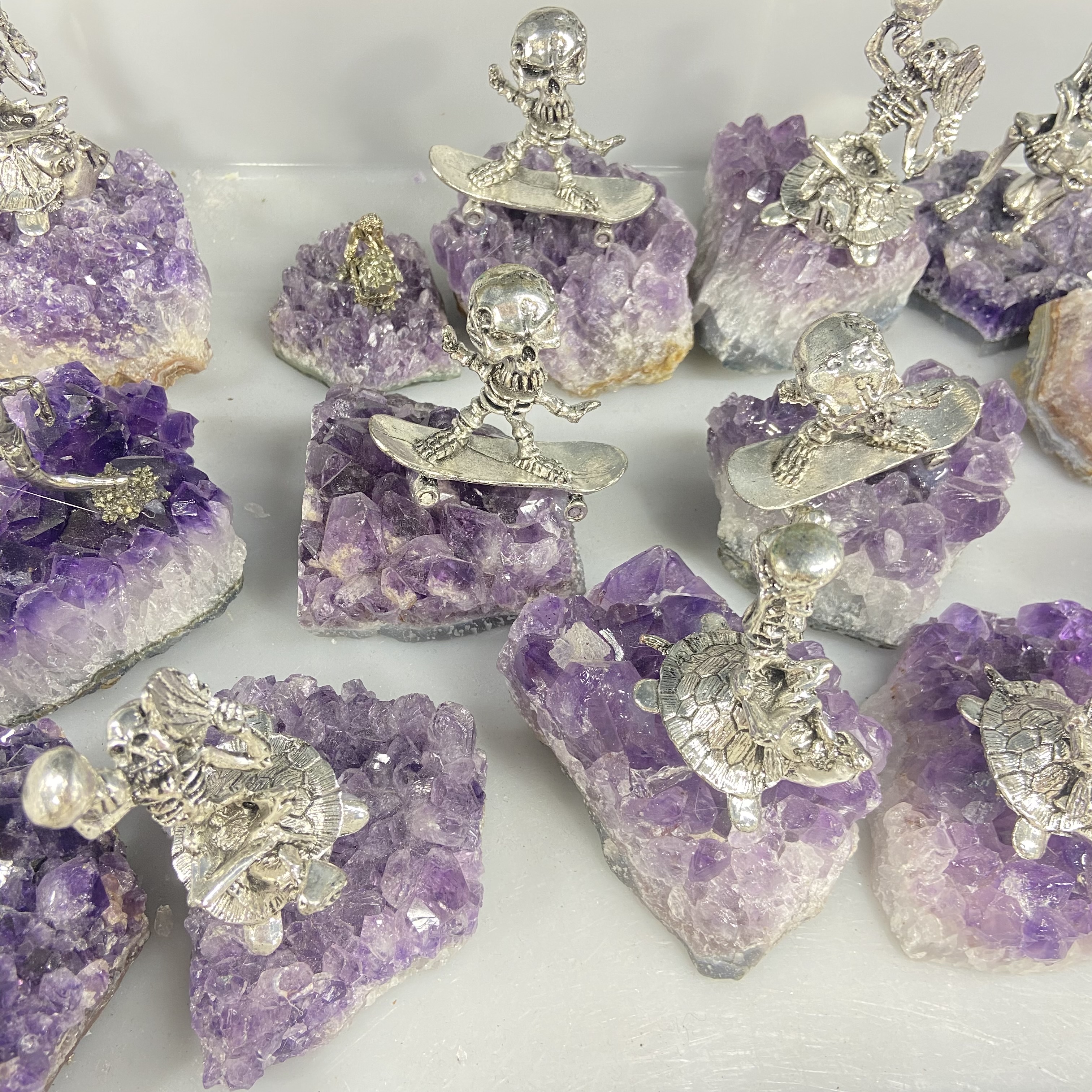 New High Quality Natural crystals healing stones amethyst vug ornaments for decoration and gifts