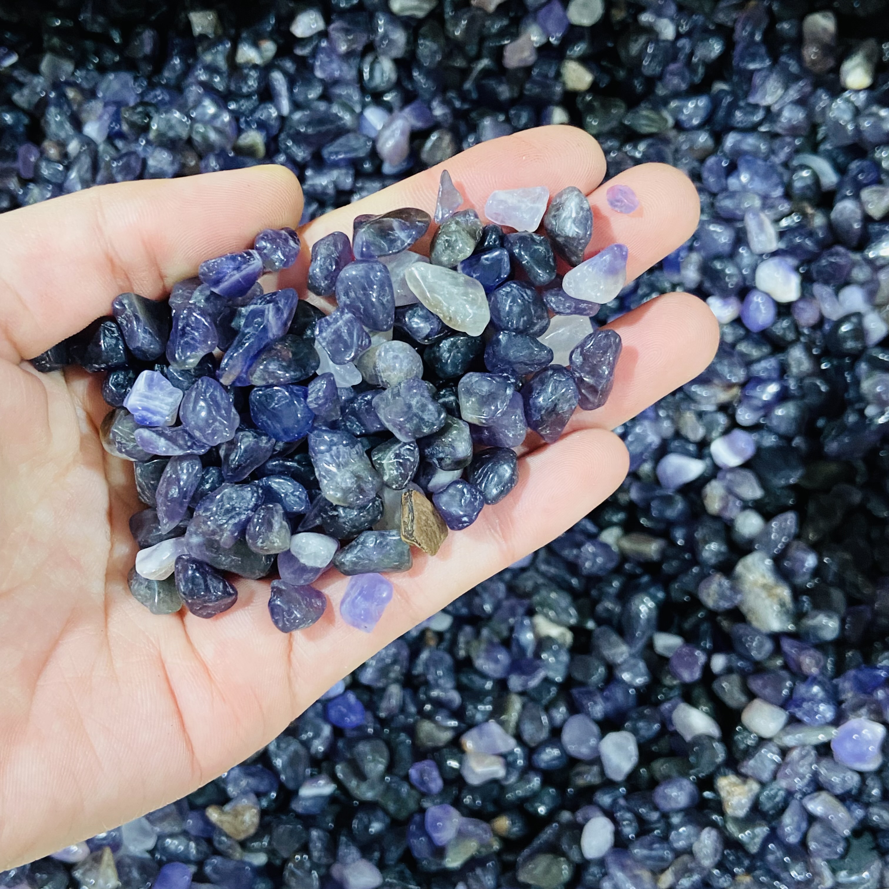 Dark purple crystal stone bulk crystal healing natural stone wholesale crystal clear amethyst tumble stones