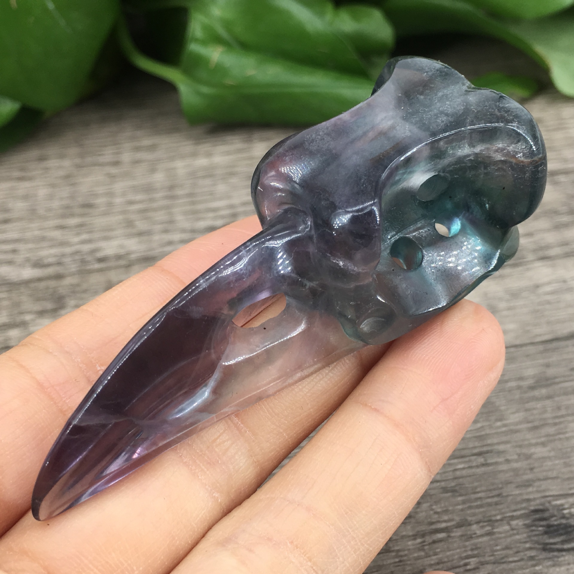 SAMEI JEWELRY Wholesale Natural Quartz crystal carving animal 7.5cm natural crow good price skull Colored fluorite carving