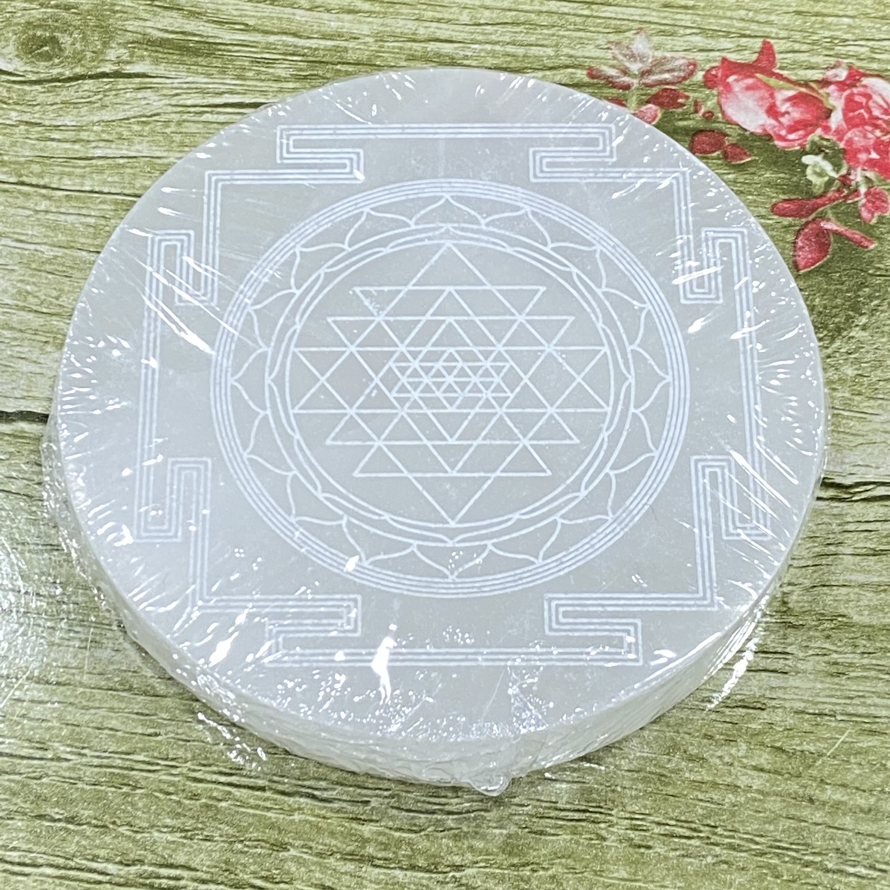 wholesale Natural crystals healing stones Selenite charging plate healing crystal Selenite stone for decoration and energy