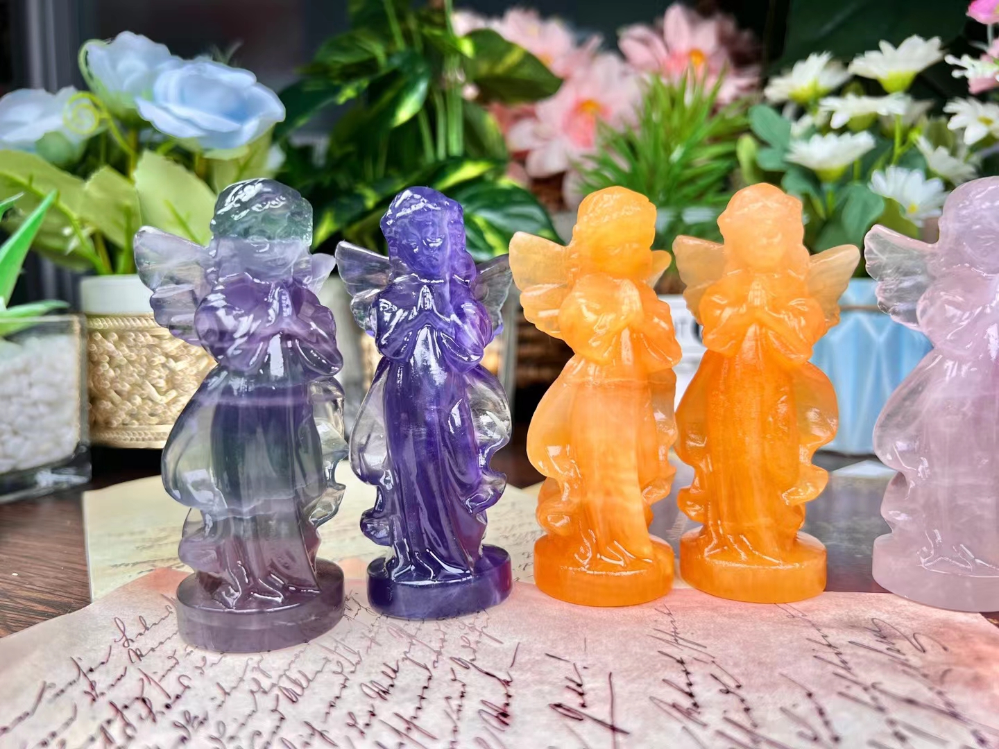 Hot sale natural stone crystal carved angel crafts healing reiki mini prayer girl angel crystal carving gemstone for decoration