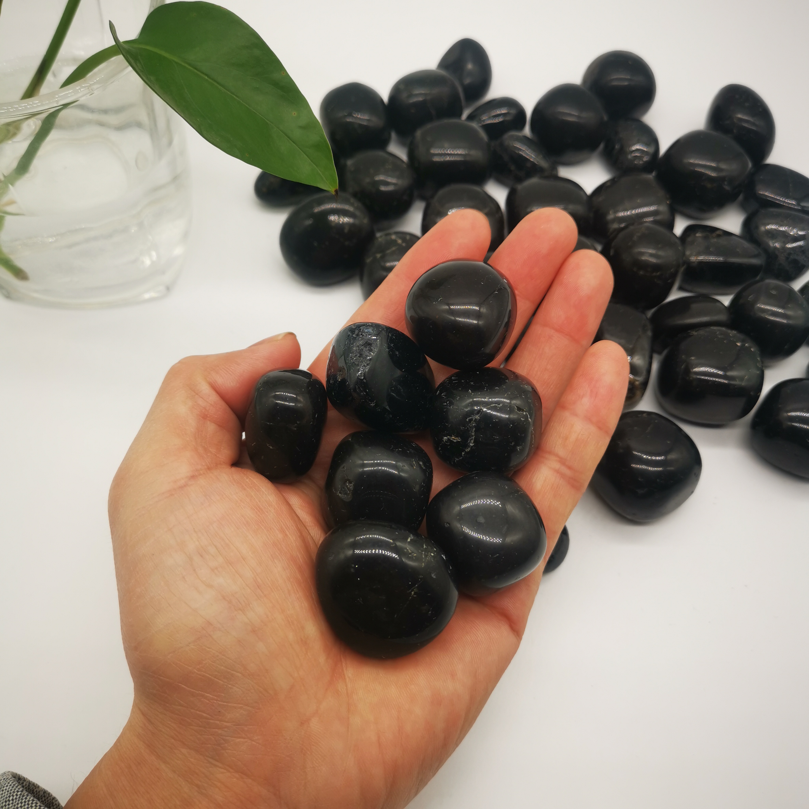 Hot sale black tourmaline price 2-3cm natural polishing black tourmaline tumbled stone crystals for healing