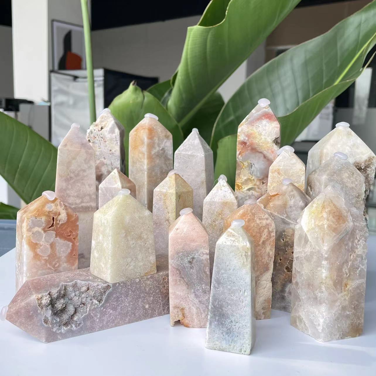 High quality polished rose quartz crystal tower point wholesale energy healing pink purple crystal wand tower for fengshui