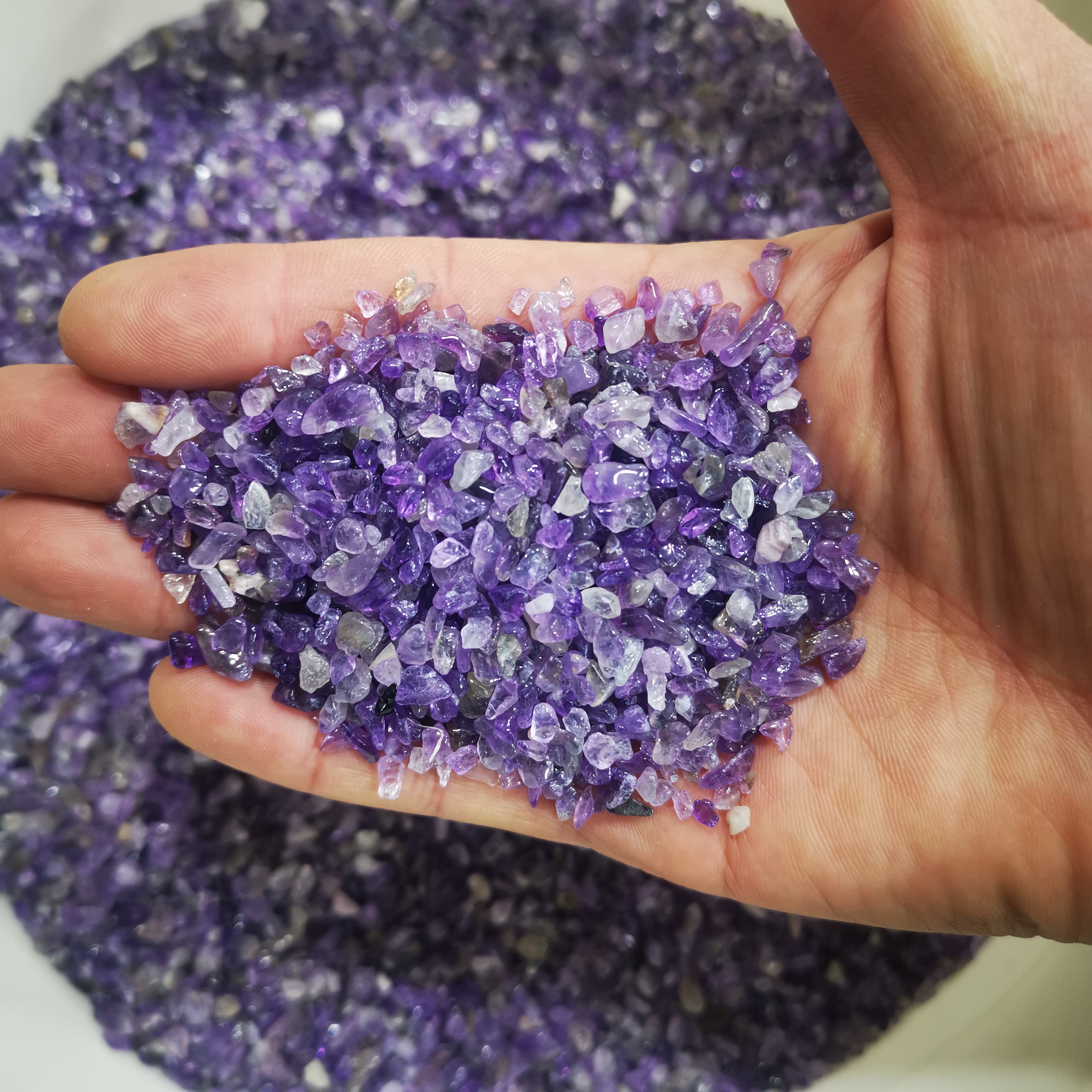 wholesale Natural crystals healing stones amethyst Tumbled fengshui and healing crystal stone for decoration and gifts