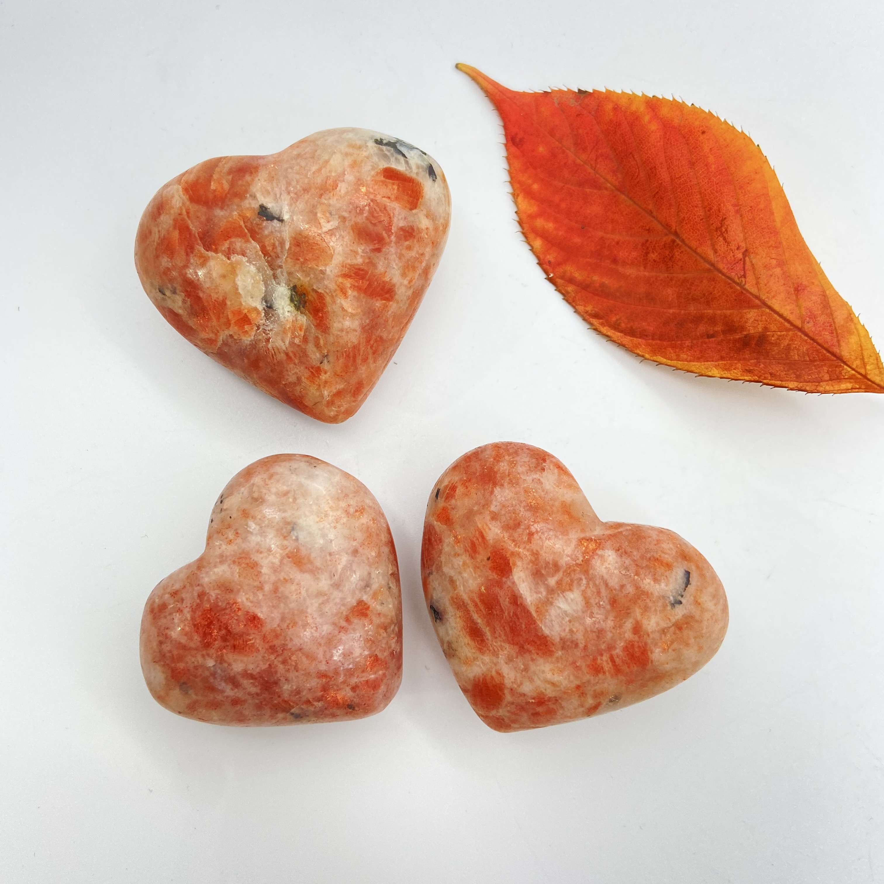 Top saling Natural crystals healing stones red sun stone heart fengshui and healing crystal stone for decoration and gifts