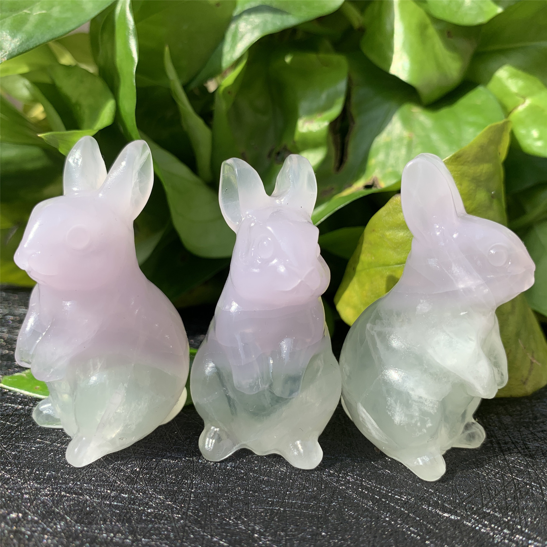 Hot sale good price natural carved rabbit figurine crystal wholesale bulk fluorite rabbit animal crystal carving SAMEI JEWELRY