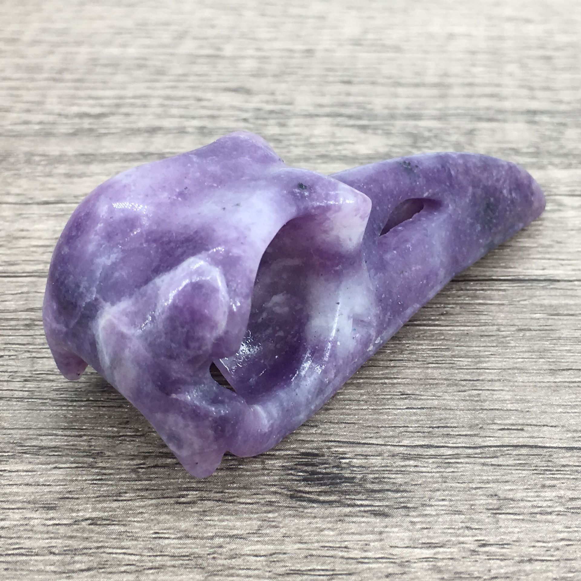 Good price natural crystal carved animal healing reiki purple mica crow skull pendant crystal carving crafts SAMEI JEWELRY