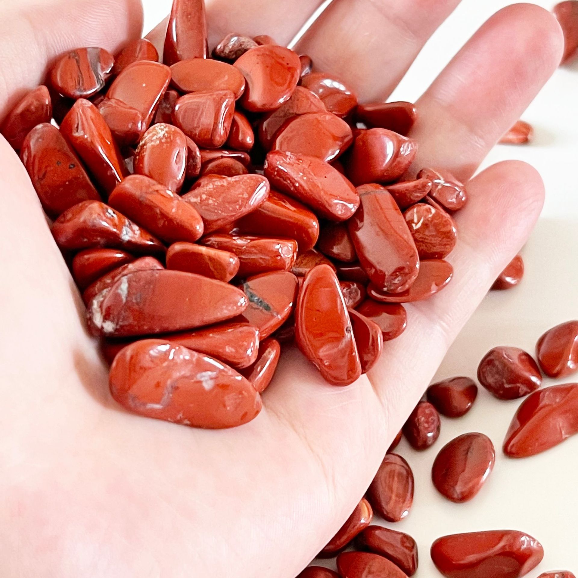 Hot sale crystals wholesale bulk tumbled stone Natural Healing Red jasper Crystal Tumbled Stones Gravel