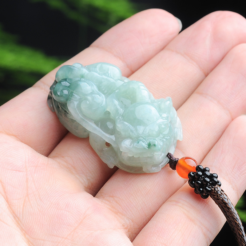 Customized craved jade Pi Xiu Burma jadeite pendants for collectible