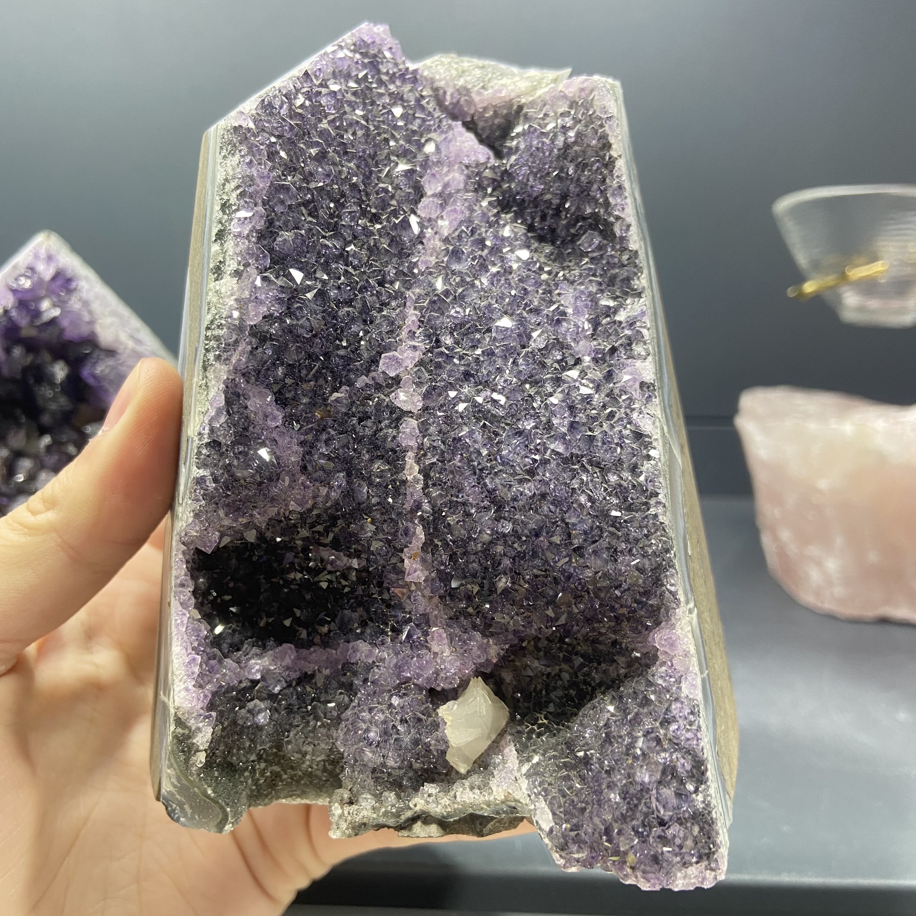 High Quality Natural crystals healing stones amethyst vug ornaments Crystal Crafts for decoration and gifts