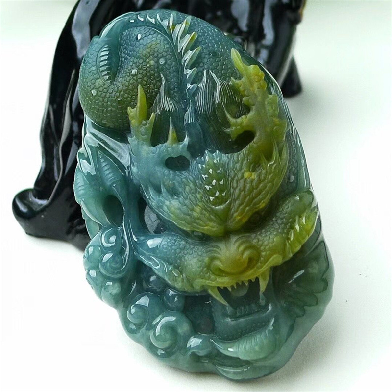 Natural Reiki Animal Crystal Carving Gem Double Color Yellow Jade Dragon Pendant Hand Carving Crafts Decoration