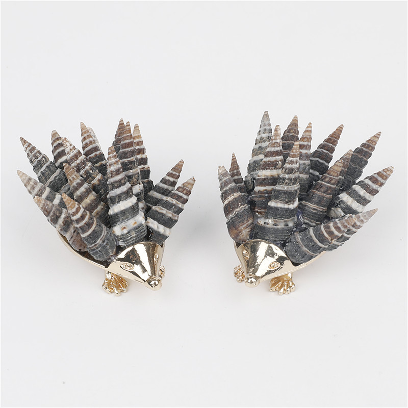 Wholesale Natural Hand Carved Cartoon Animal Crafts Alloy Sea Snail Hedgehog Crystal Carving Animal Decoration For Gift