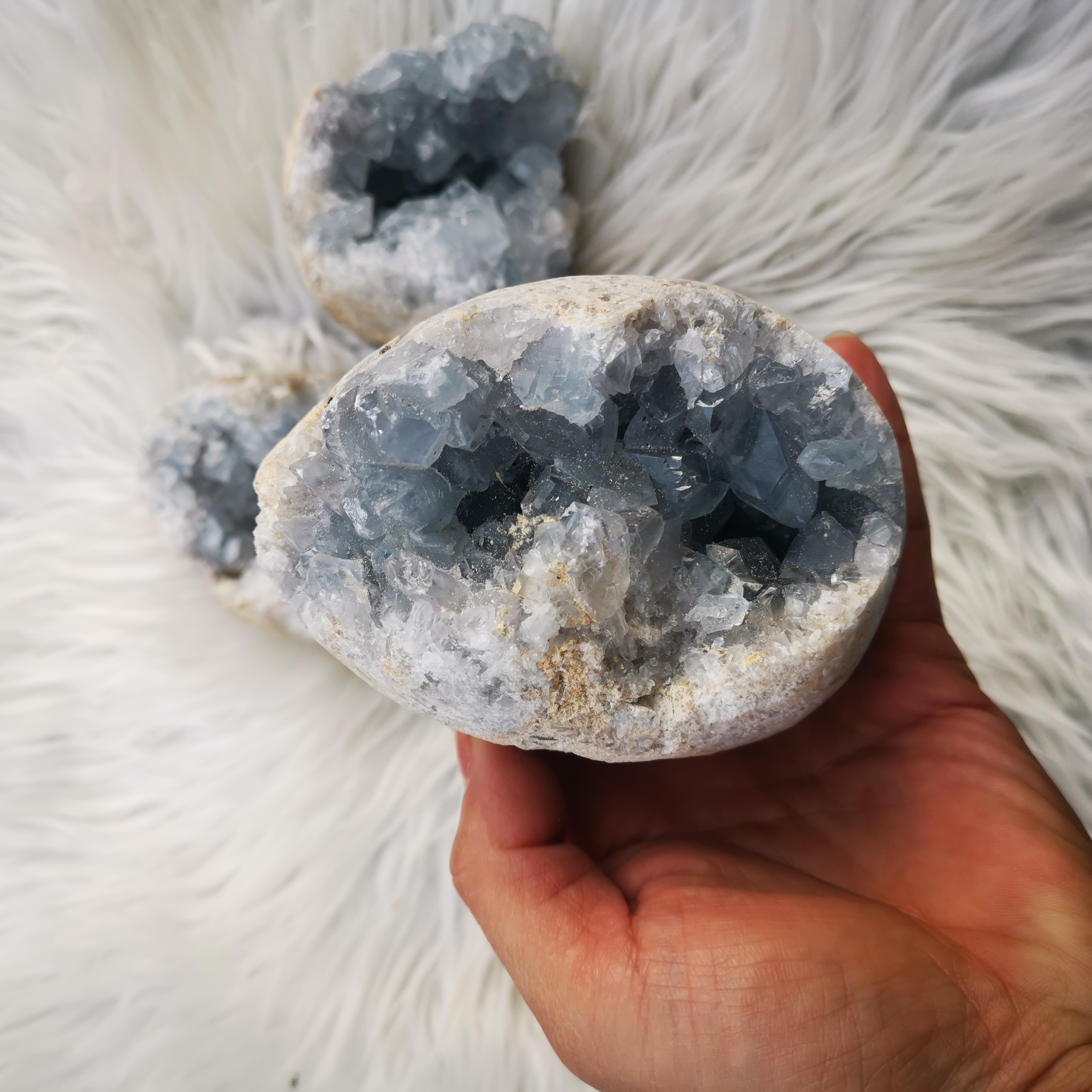 Top Quality Natural Blue Crystal Caves Crafts Wholesale Blue Crystal Geode Crystal Cluster For Home Decoration