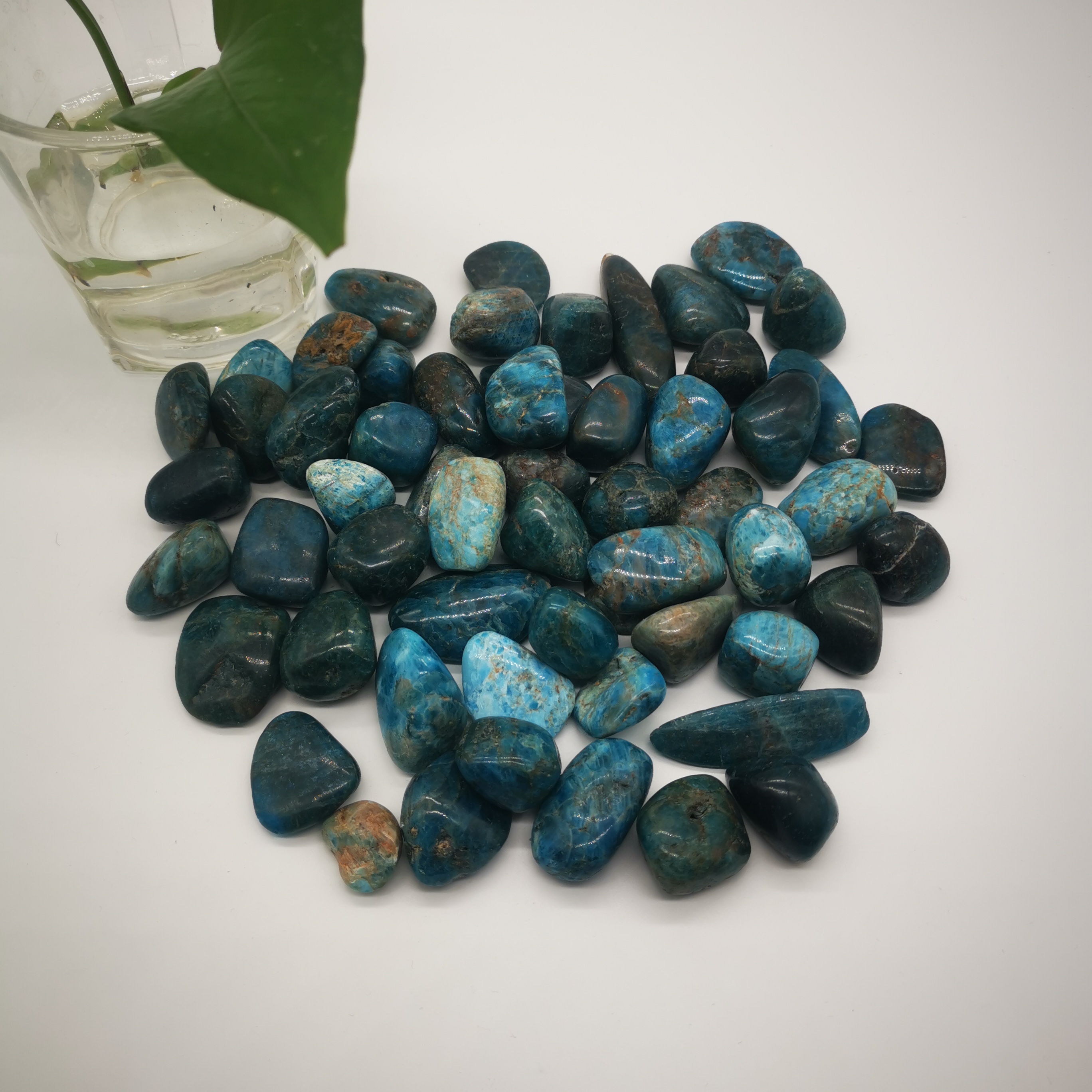 wholesale natural crystal tumbled stones gem blue phosphate crystal gravel tumbled stone healing bulk sale for decoration