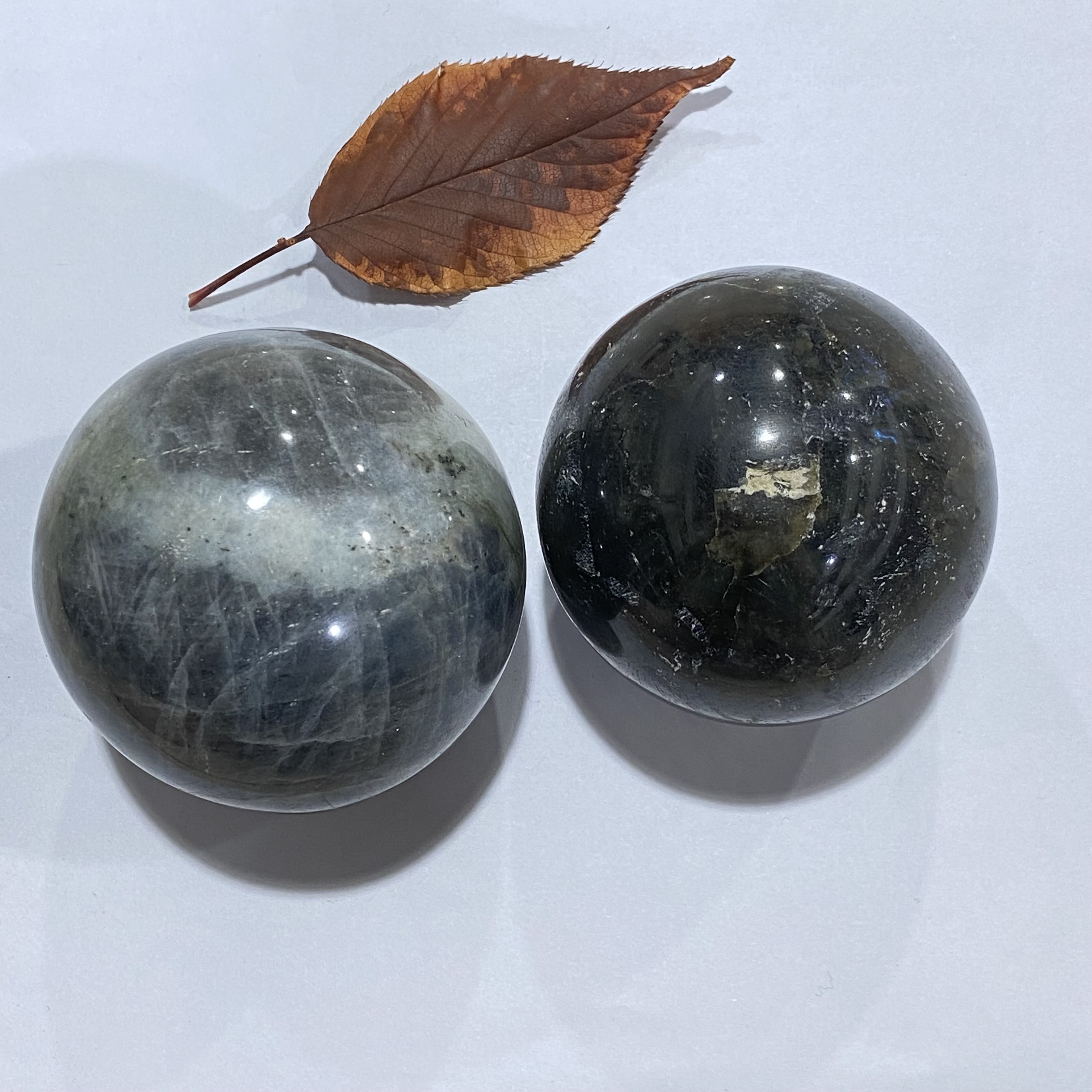 Wholesale stones and crystals natural stone sphere Crystals Polished Healing Labradorite ball for folk crafts