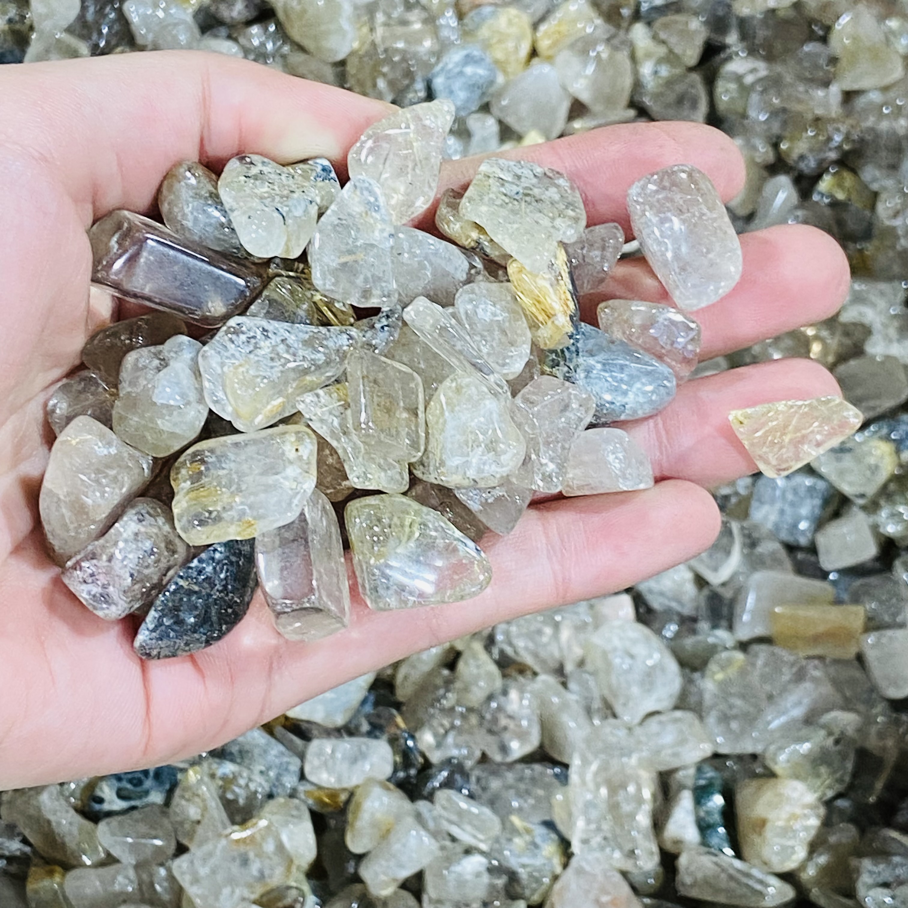 wholesale Natural crystals healing stone Titanium crystal Tumbled fengshui and healing crystal stone for decoration and gifts