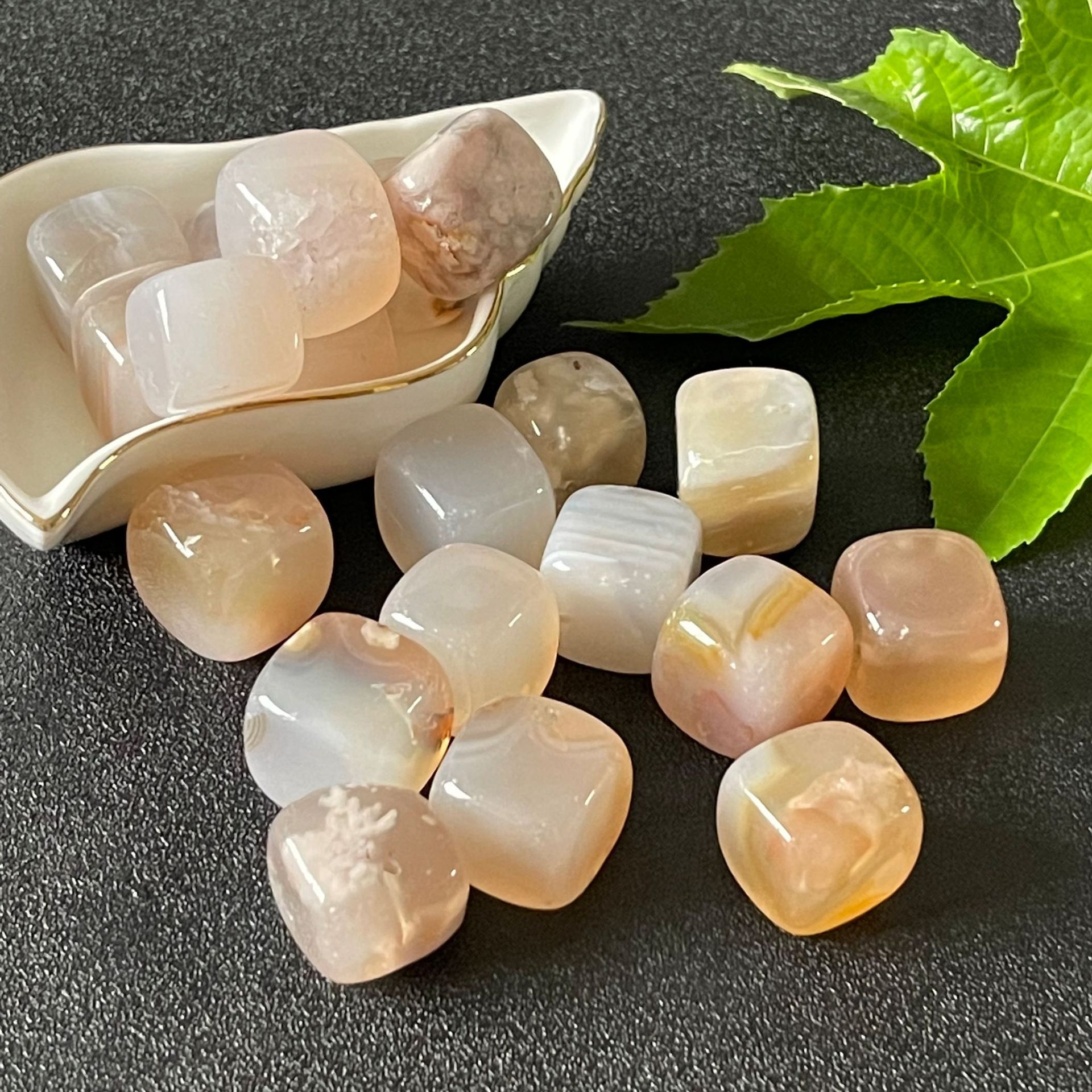 Natural polishing crystal tumbled stones wholesale Sakura agate square stones and crystals tumbled for gifts