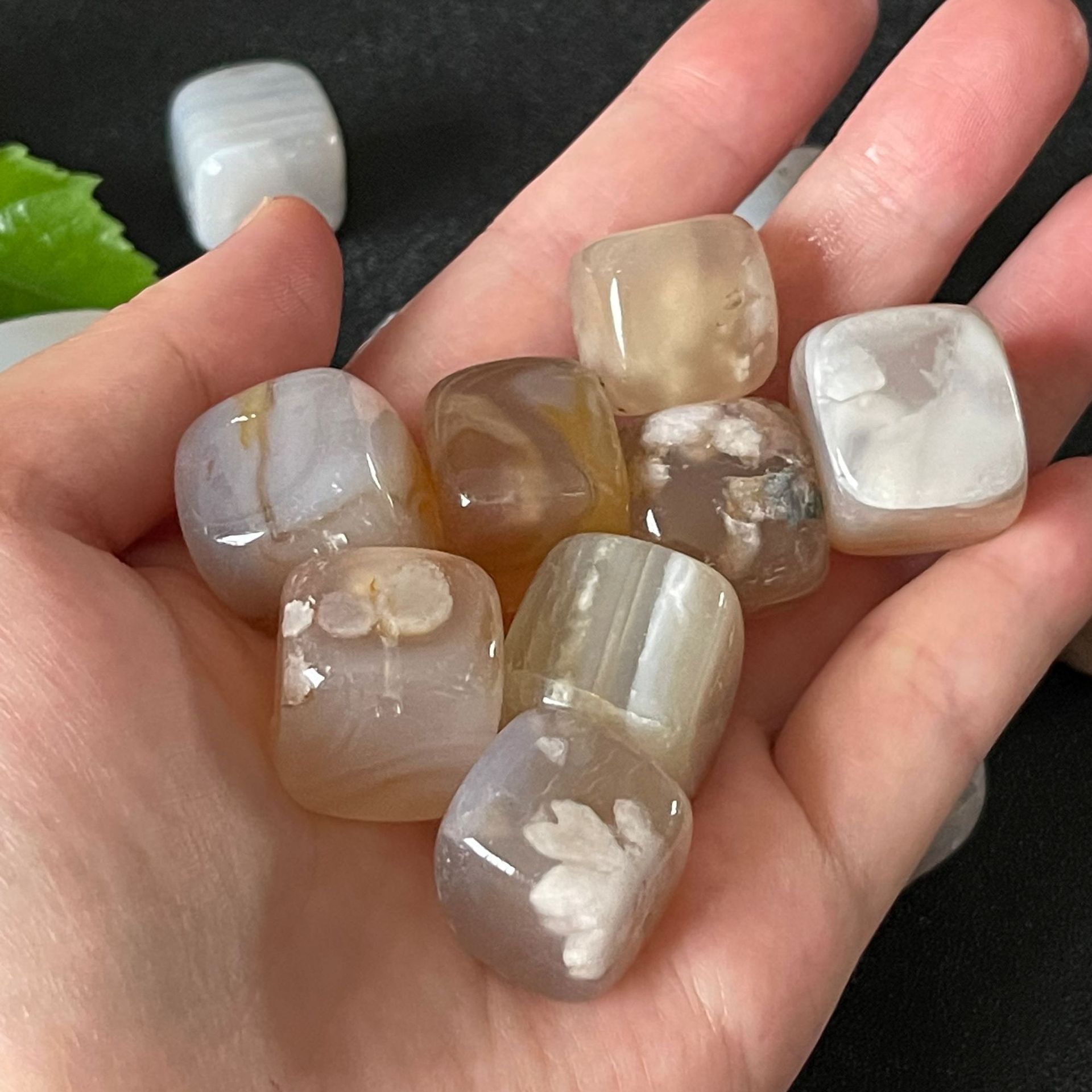 Natural polishing crystal tumbled stones wholesale Sakura agate square stones and crystals tumbled for gifts