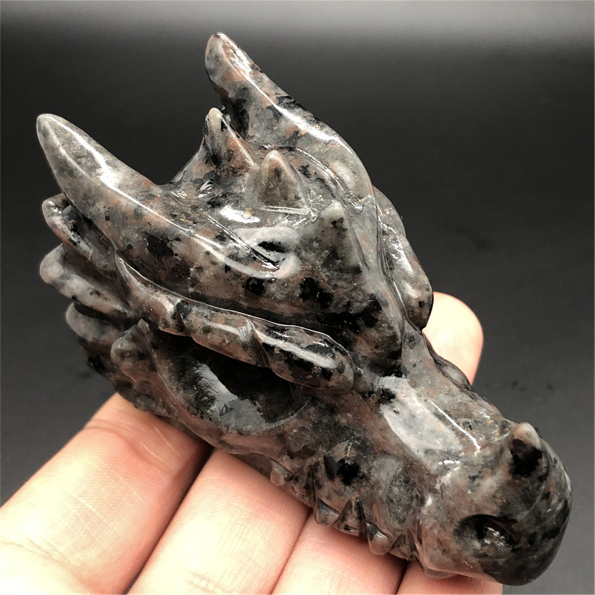 Wholesale best quality natural Quartz Crystal Flame stone head Of a dragon crystal Folk Crafts healing stone for decoration