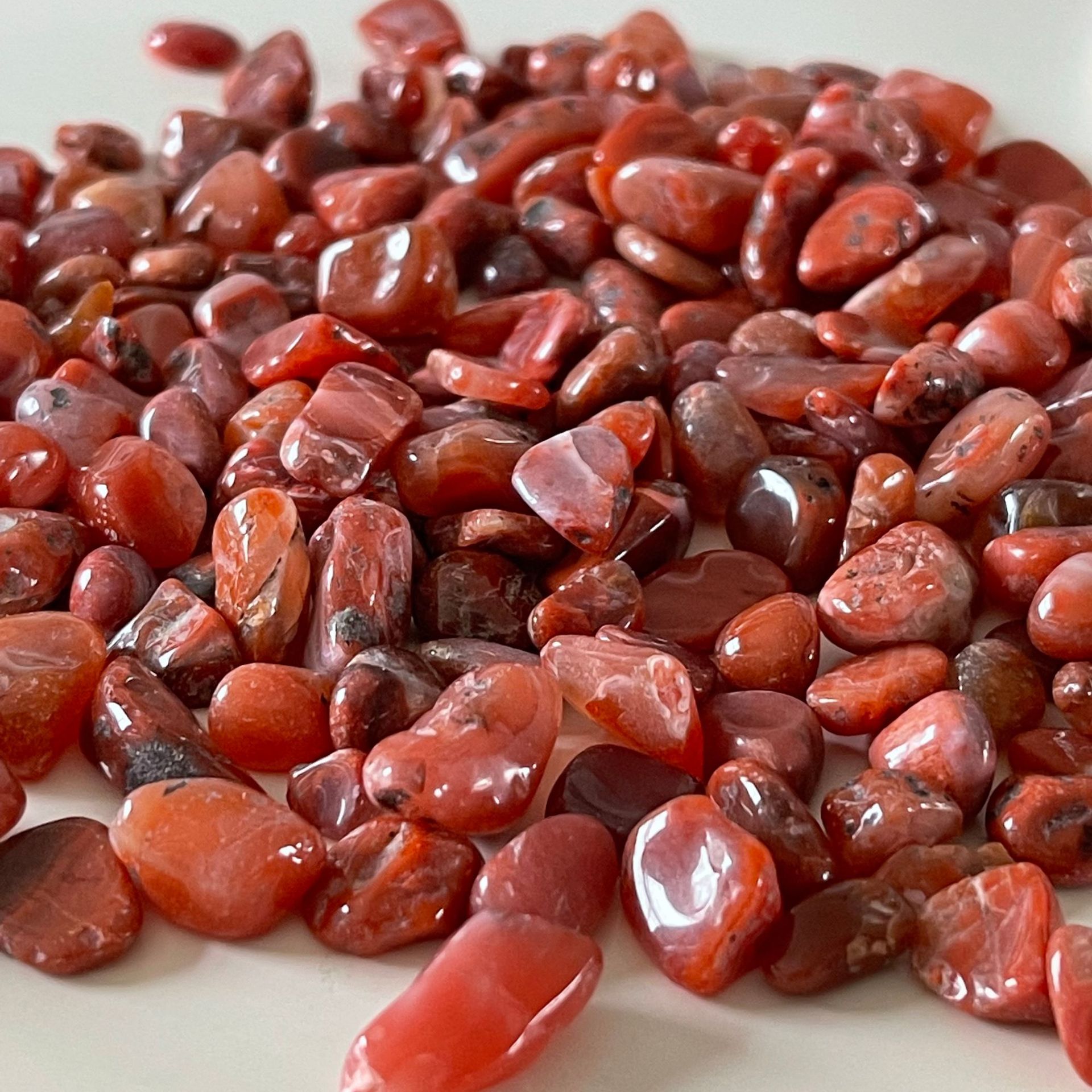 Best Selling natural quartz raw stones South red polishing raw stone crystals healing tumble stone for fengshui