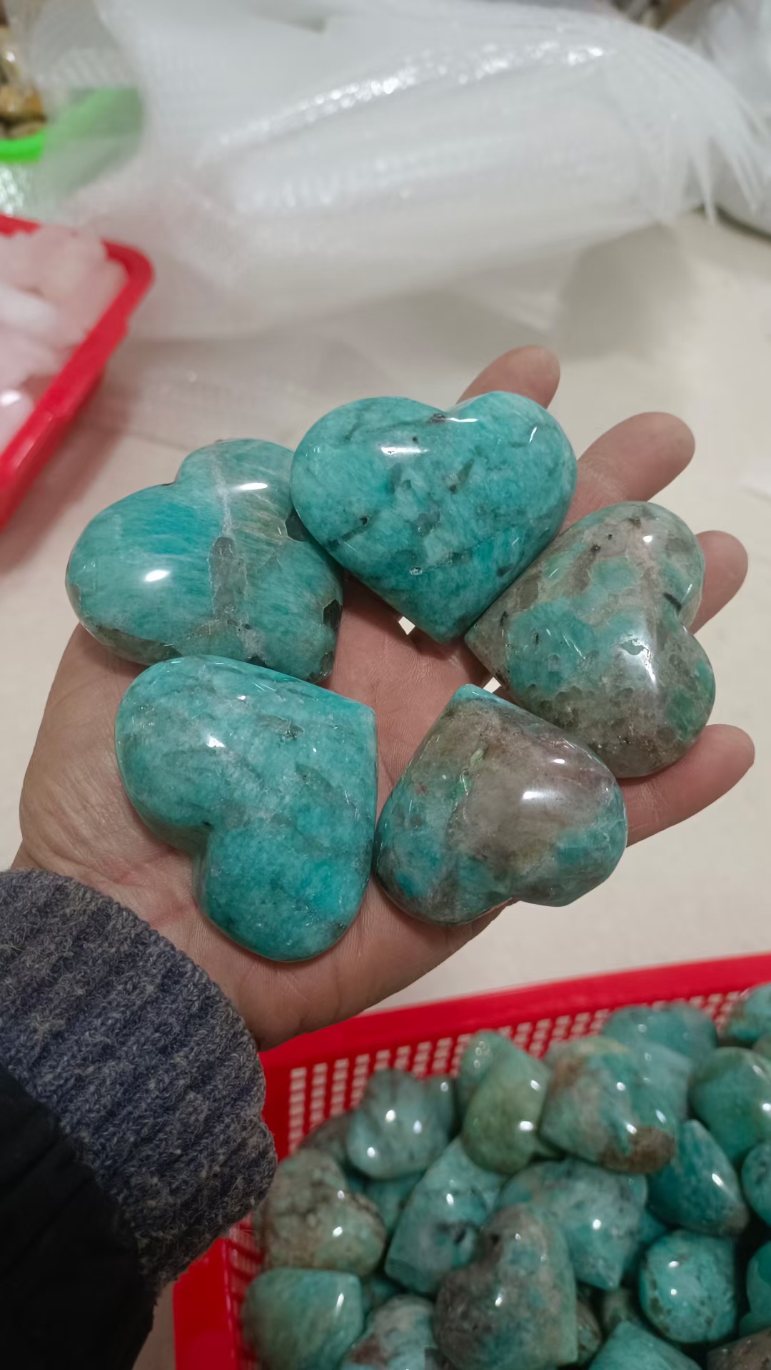 High quality natural palm stone crystals wholesale healing reiki amazonite palm stone for decoration