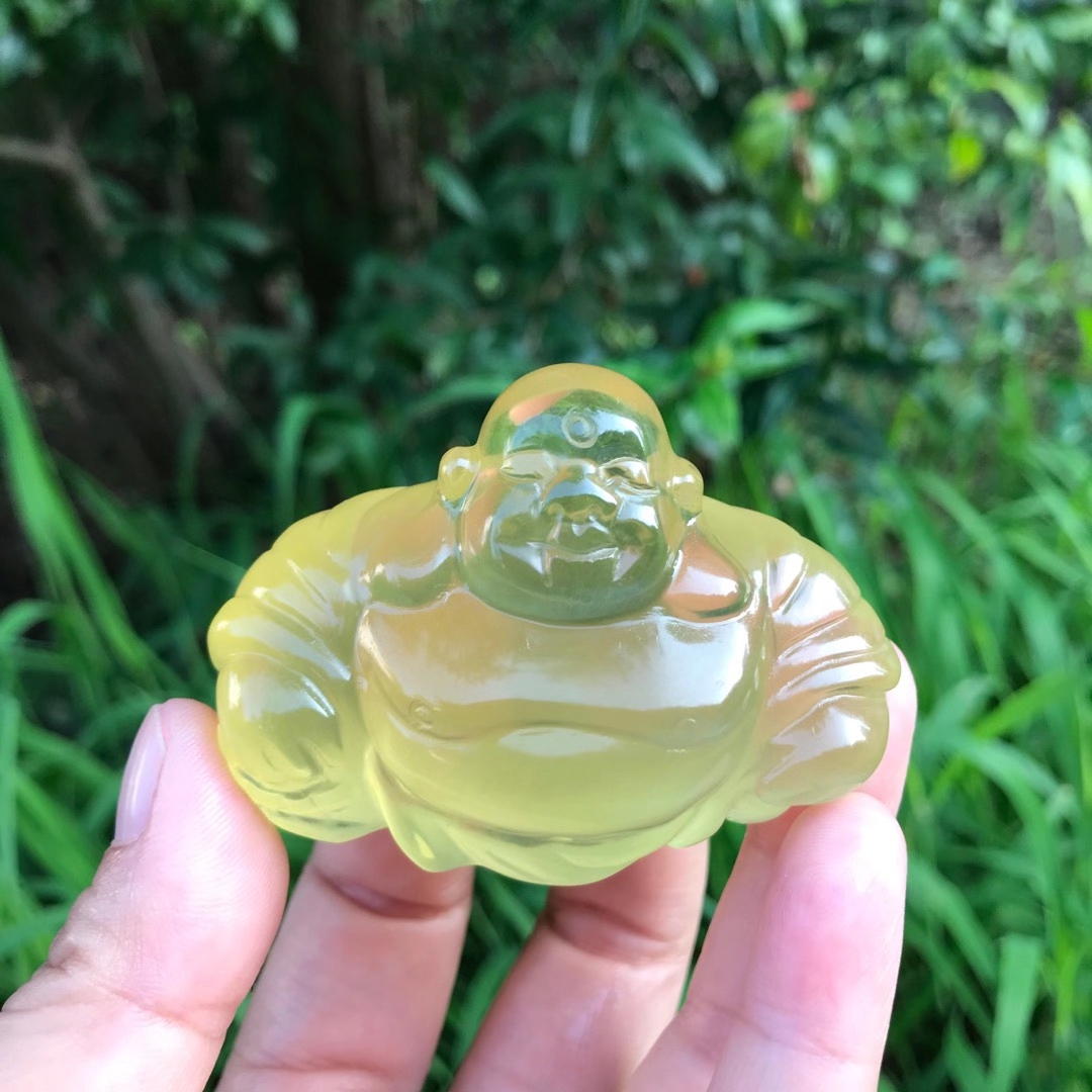 Wholesale natural crystal carving gem healing clear crystal carved laughing buddha for folk crafts