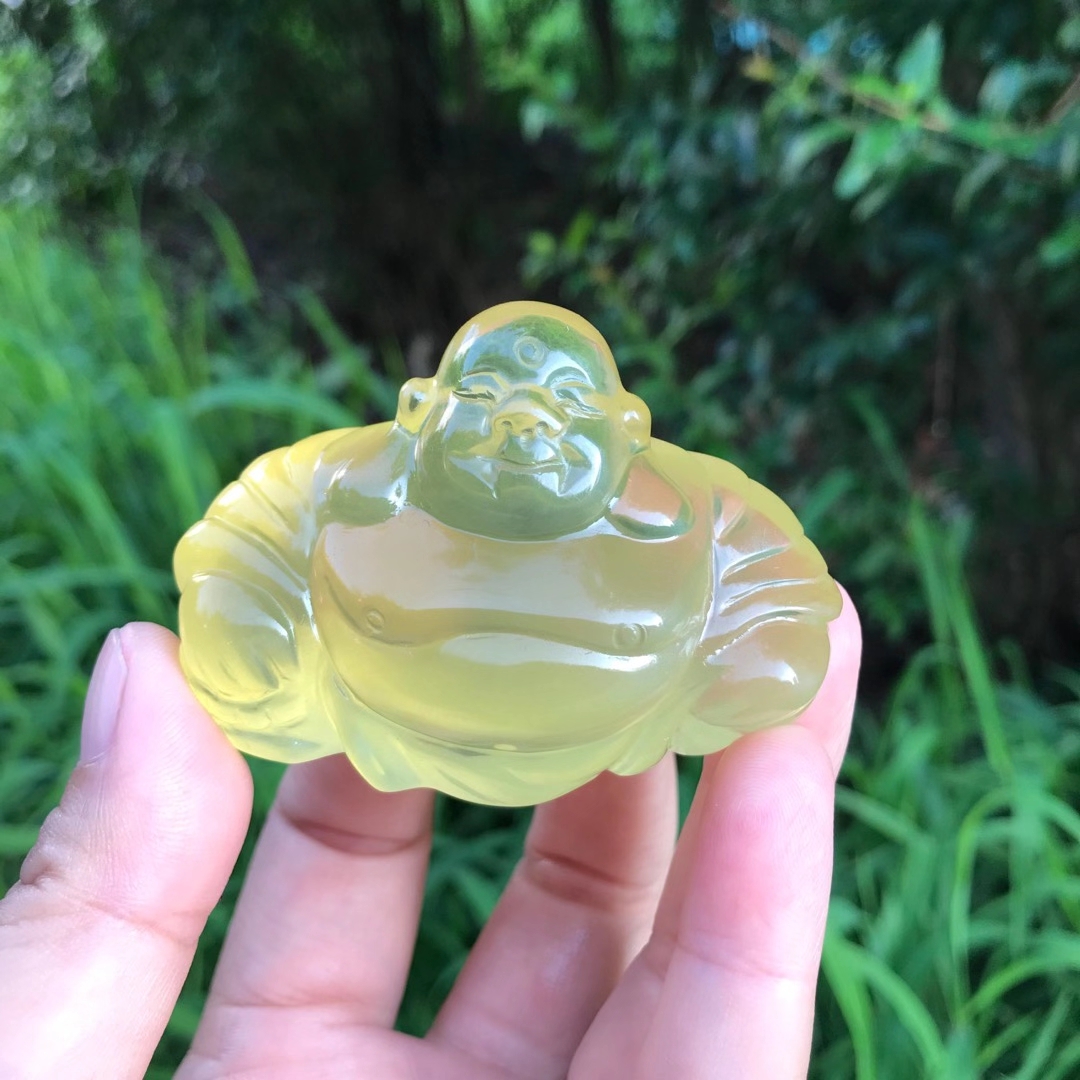 Wholesale natural crystal carving gem healing clear crystal carved laughing buddha for folk crafts