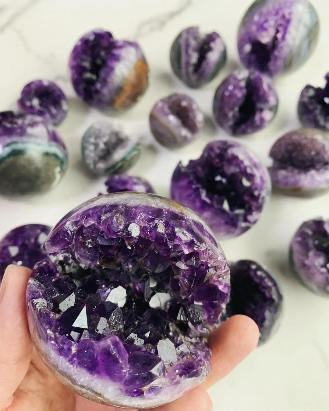 Good price natural amethyst crystal geode polished healing amethyst cluster smile crystal sphere for decoration