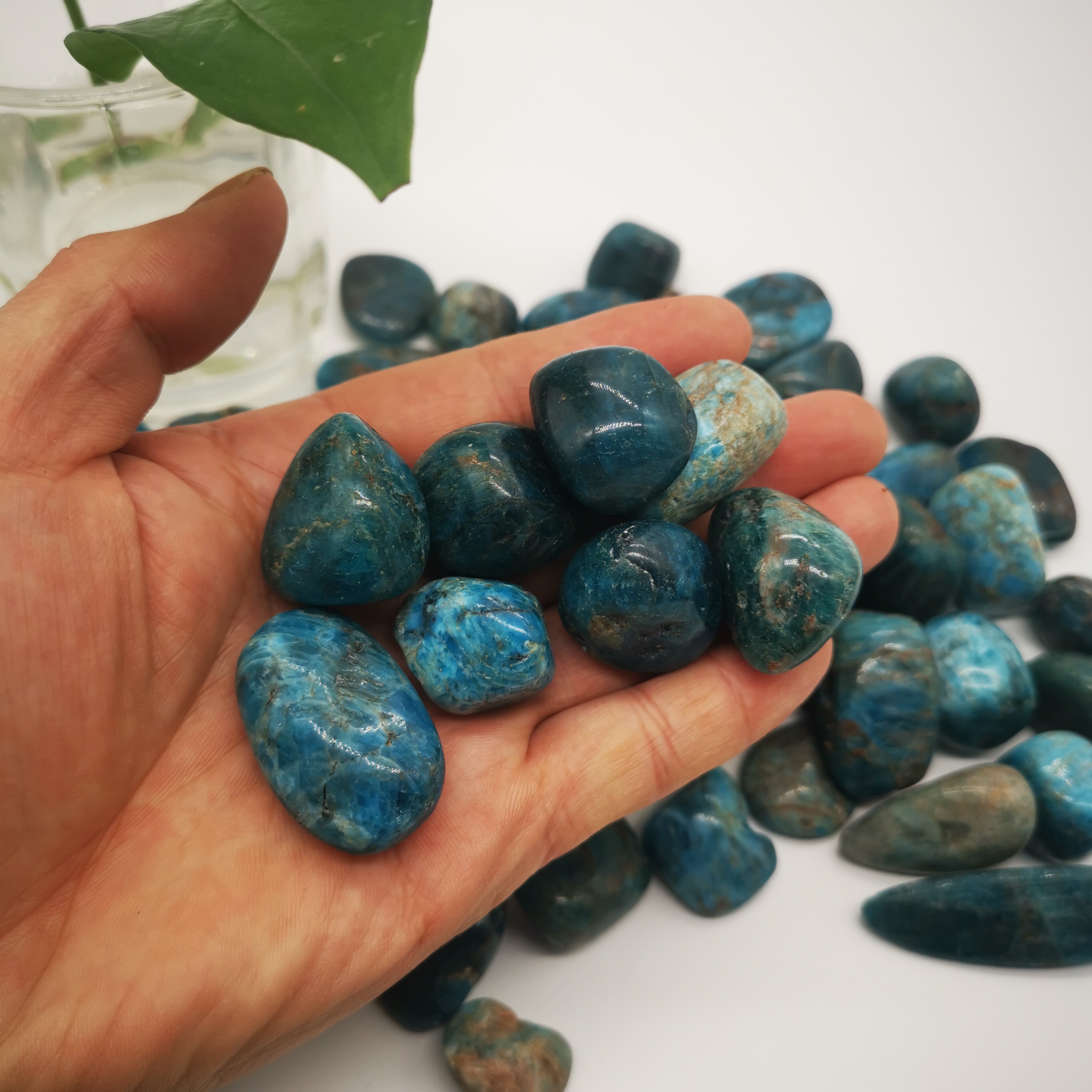 wholesale natural crystal tumbled stones gem blue phosphate crystal gravel tumbled stone healing bulk sale for decoration